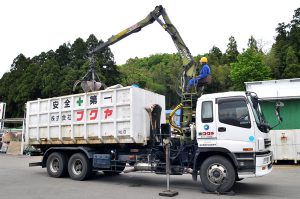 グラップル付アームロールコンテナ車（産業廃棄物運搬）