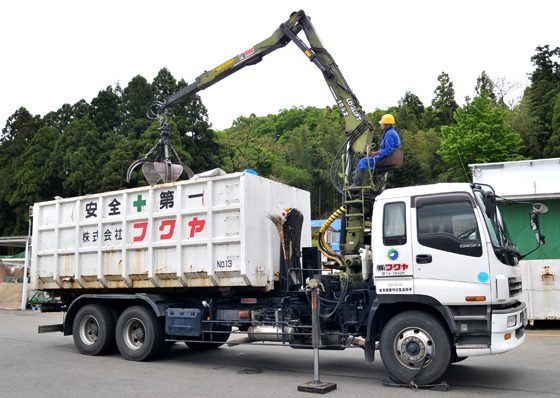 グラップル付アームロールコンテナ車（産業廃棄物運搬）