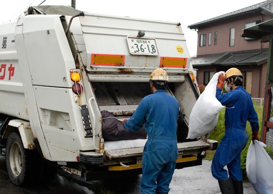 パッカー車（産業廃棄物運搬）